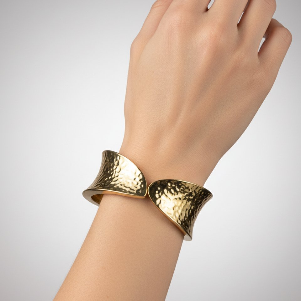 Auric-Wave-Bangle_01 Auric Wave Bangle - Image 1