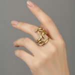 Nova Curve Ring
